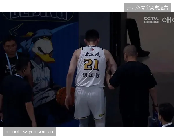 深圳队在半决赛生死战中外线手感冰凉，三分球命中率远低于对手广厦队